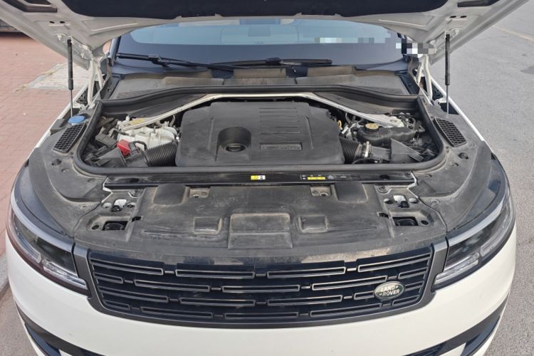 Used Land Rover Range Sport 2023 400PS Dynamic SE Engine Bay