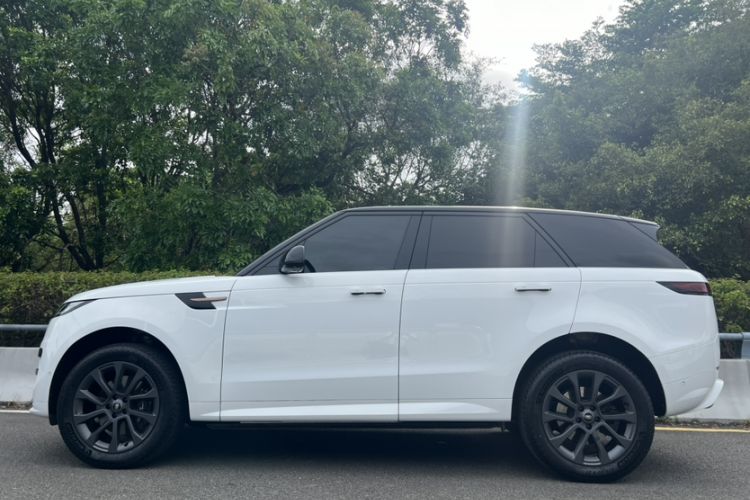 Used Land Rover Range Sport 2023 400PS Dynamic SE Exterior 2
