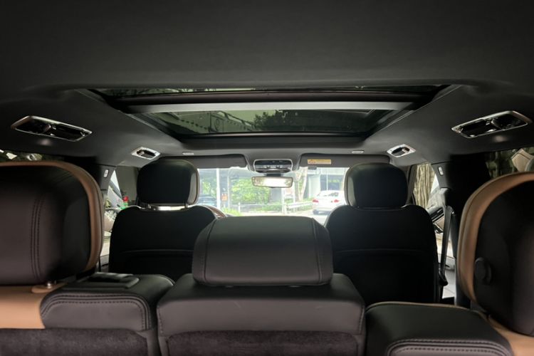 Used Land Rover Range Sport 2023 400PS Dynamic SE Interior 2