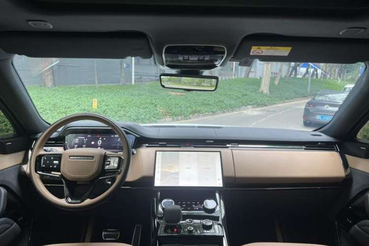Used Land Rover Range Sport 2023 400PS Dynamic SE Interior 4