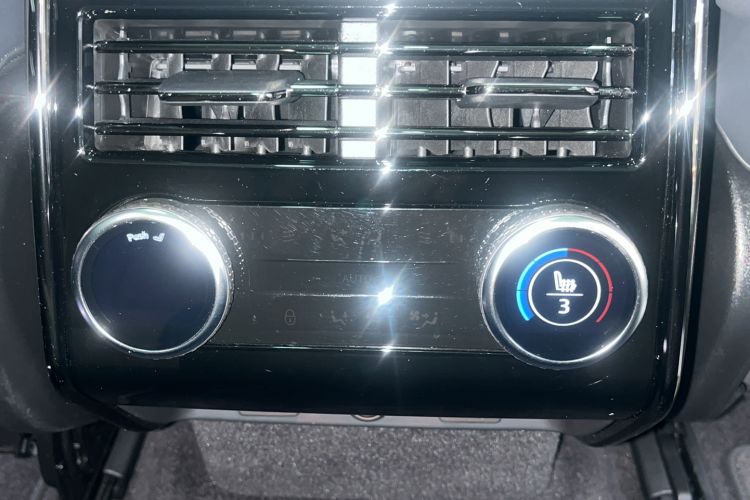Used Land Rover Range Sport 2023 400PS Dynamic HSE Interior 7