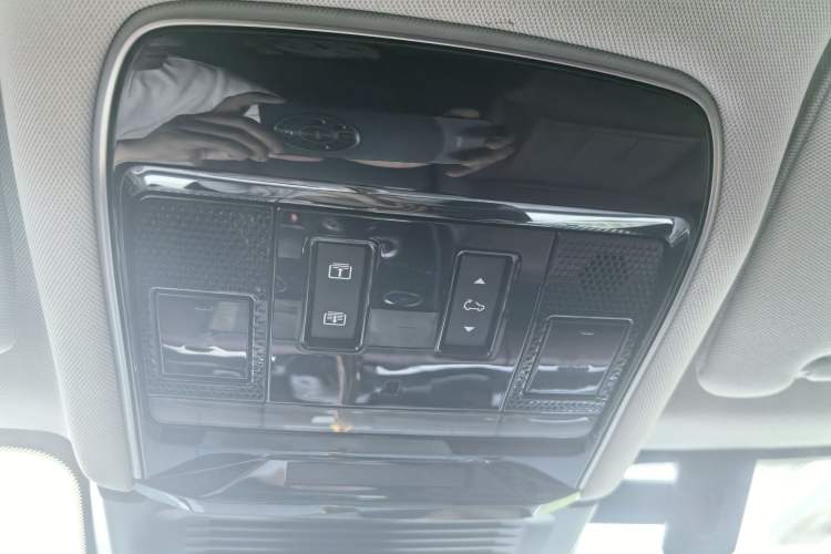 Used Land Rover Range Sport 2023 400PS Dynamic SE Interior 7