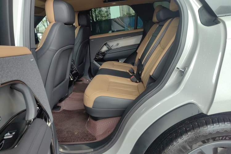 Used Land Rover Range Sport 2023 400PS Dynamic SE Left Rear Seat