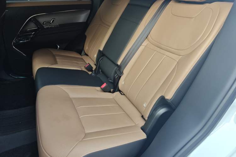 Used Land Rover Range Sport 2023 400PS Dynamic SE Left Rear Seat