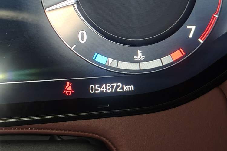 Used Land Rover Range Sport 2023 400PS Dynamic HSE Odometer Close Up