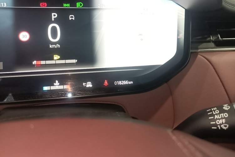 Used Land Rover Range Sport 2023 400PS Dynamic SE Odometer Close Up