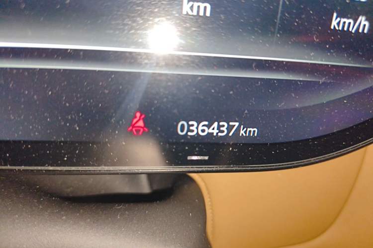 Used Land Rover Range Sport 2023 400PS Dynamic SE Odometer Close Up