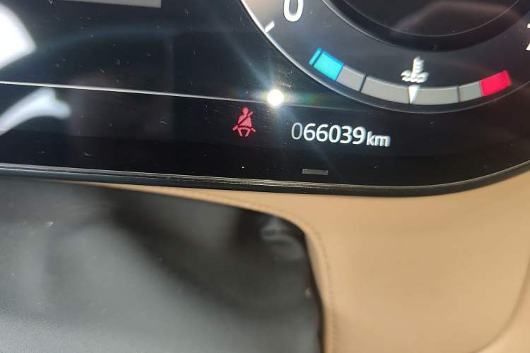 Used Land Rover Range Sport 2023 400PS Dynamic SE Odometer Close Up