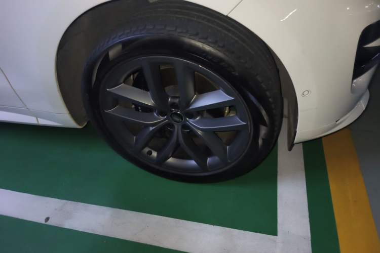 Used Land Rover Range Sport 2023 400PS Dynamic HSE Right Front Wheel Hub