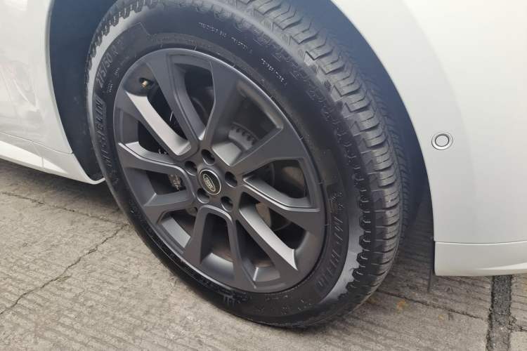 Used Land Rover Range Sport 2023 400PS Dynamic SE Right Front Wheel Hub