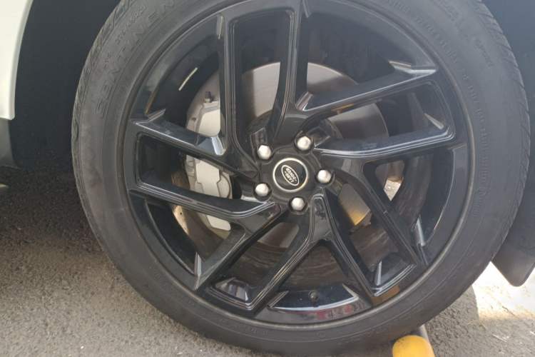 Used Land Rover Range Sport 2023 360 PS S Right Front Wheel Hub