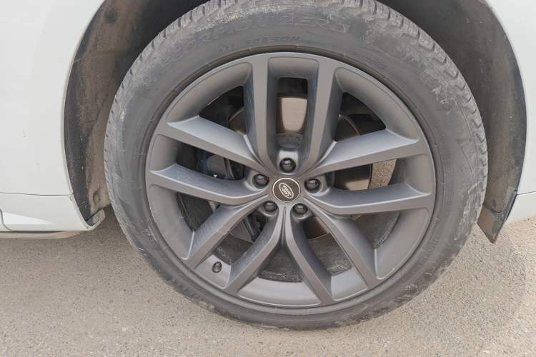 Used Land Rover Range Sport 2023 400PS Dynamic HSE Right Front Wheel Hub