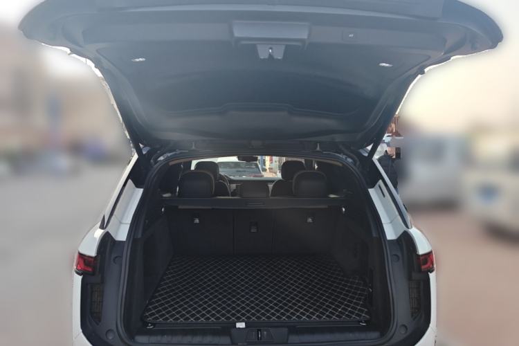 Used Land Rover Range Sport 2023 400PS Dynamic SE Trunk
