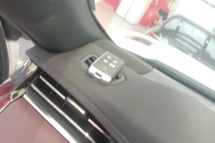 Used Land Rover Range Sport 2023 400PS Dynamic SE Vehicle Key