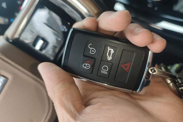Used Land Rover Range Sport 2023 400PS Dynamic SE Vehicle Key