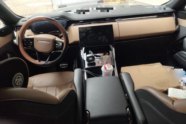Used Land Rover Range Sport 2024 400PS Dynamic SE Center Console