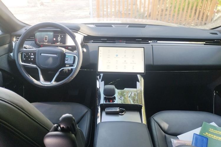 Used Land Rover Range Sport 2024 360 PS S Center Console