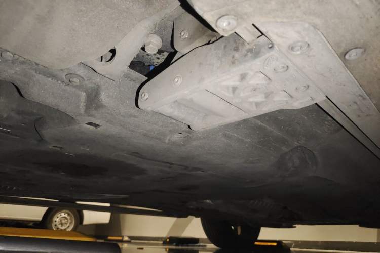 Used Land Rover Range Sport 2024 400PS Dynamic SE Chassis Front Left