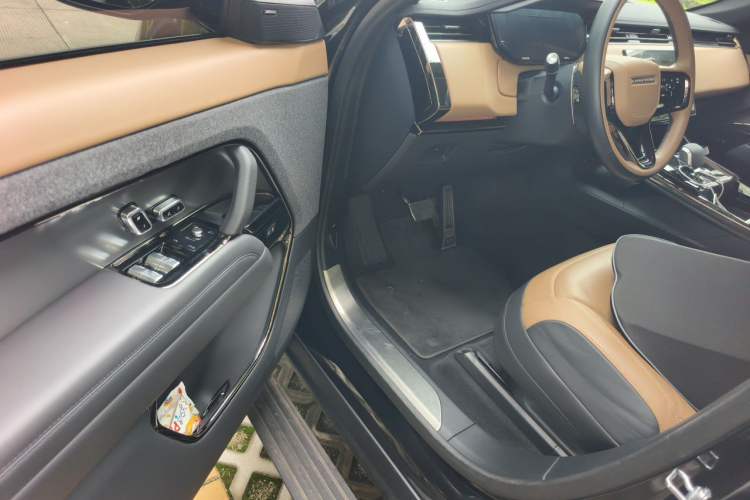 Used Land Rover Range Sport 2024 400PS Dynamic SE Driver Seat