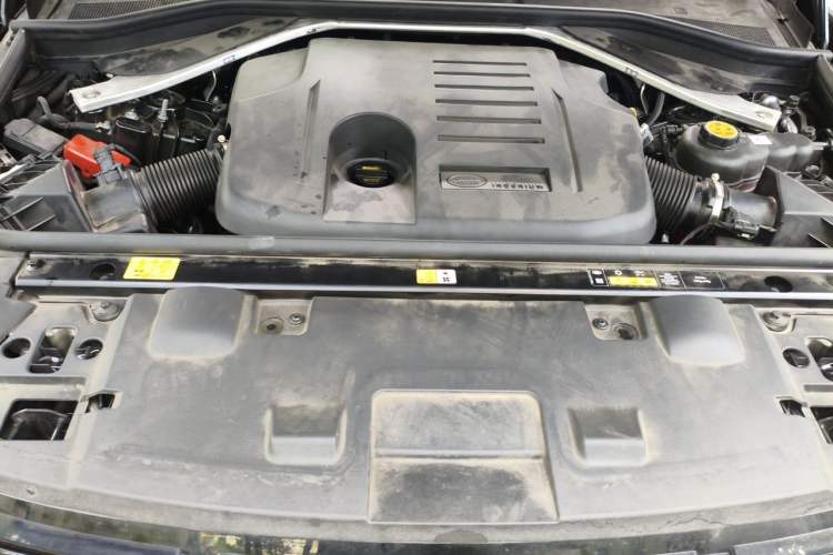 Used Land Rover Range Sport 2024 400PS Dynamic SE Engine Bay
