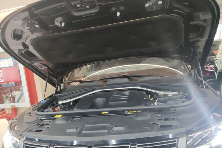 Used Land Rover Range Sport 2024 360 PS S Engine Bay