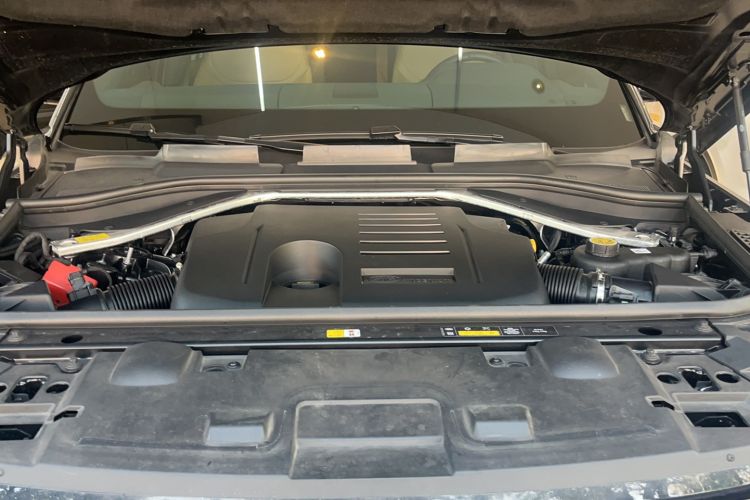 Used Land Rover Range Sport 2024 400PS Dynamic SE Engine Bay