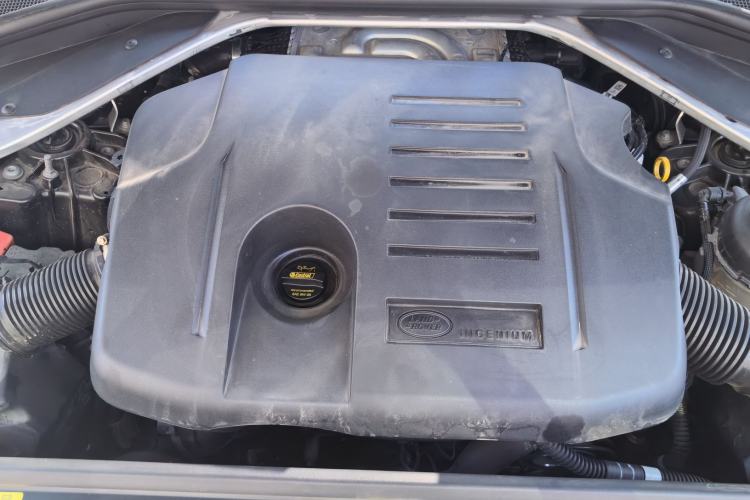Used Land Rover Range Sport 2024 360 PS S Engine Bay