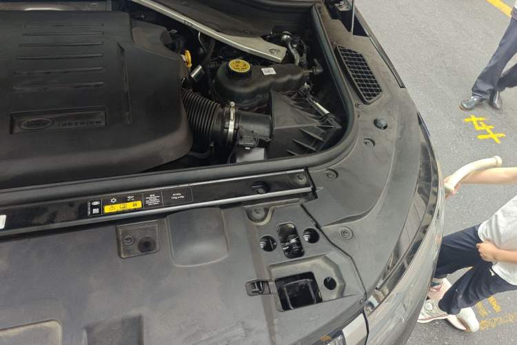 Used Land Rover Range Sport 2024 360 PS S Engine Bay Left