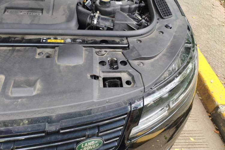Used Land Rover Range Sport 2024 400PS Dynamic SE Engine Bay Left