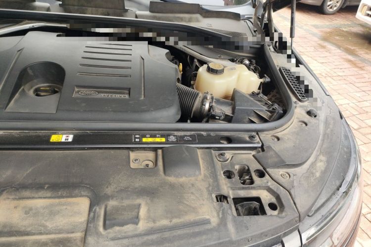 Used Land Rover Range Sport 2024 400PS Dynamic SE Engine Bay Left