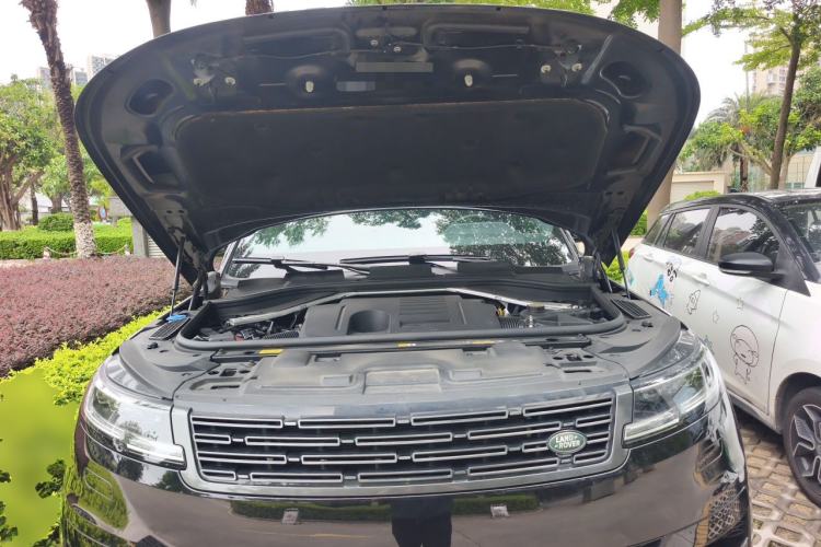 Used Land Rover Range Sport 2024 400PS Dynamic SE Engine Bay