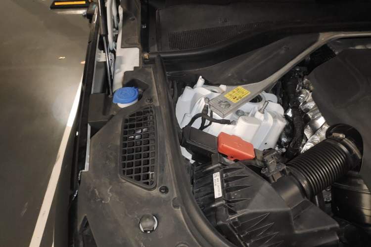Used Land Rover Range Sport 2024 400PS Dynamic SE Engine Bay Right