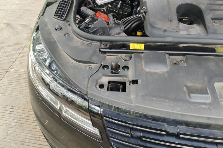 Used Land Rover Range Sport 2024 400PS Dynamic SE Engine Bay Right