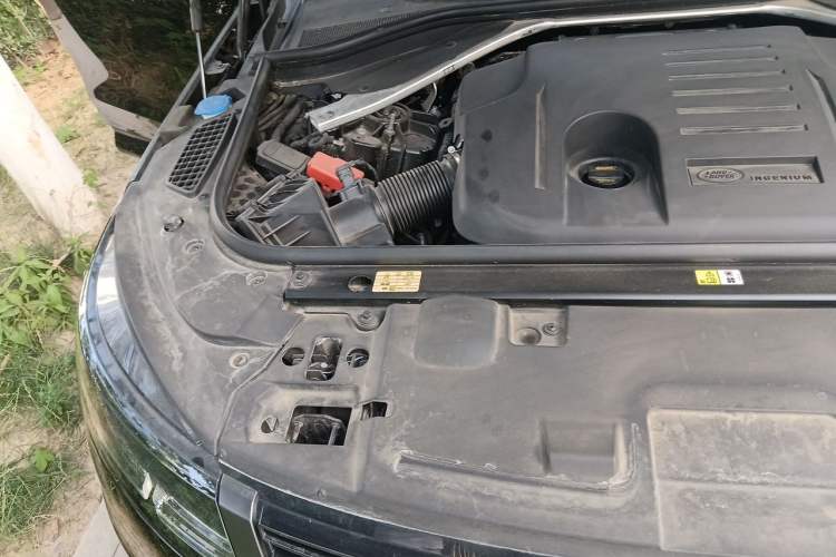 Used Land Rover Range Sport 2024 400PS Dynamic SE Engine Bay Right