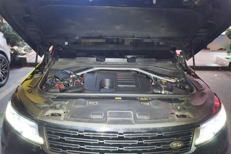 Used Land Rover Range Sport 2024 400PS Dynamic SE Engine Bay