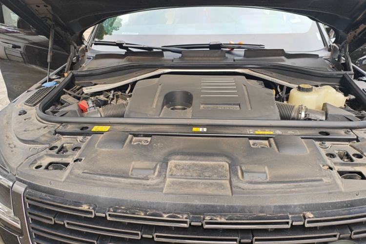 Used Land Rover Range Sport 2024 400PS Dynamic SE Engine Bay