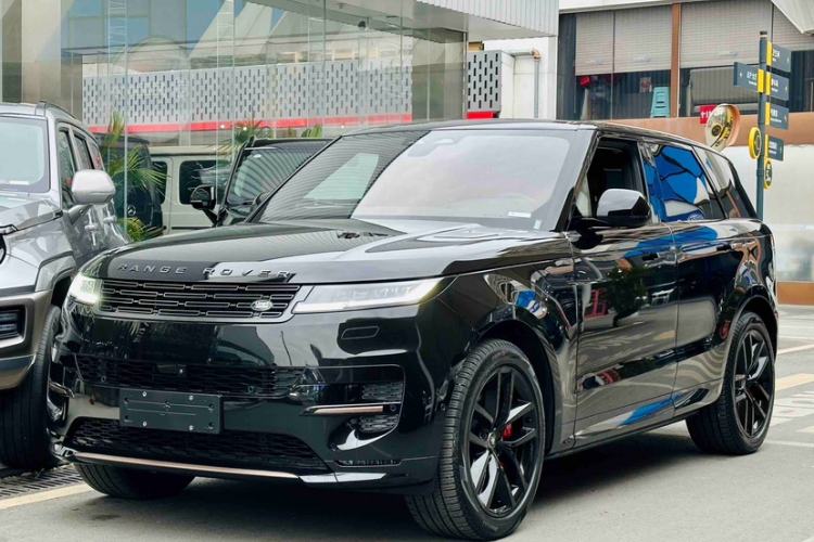 Used Land Rover Range Sport 2024 400PS Dynamic HSE Exterior 3