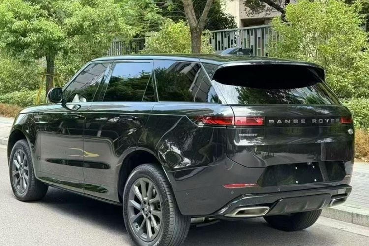 Used Land Rover Range Sport 2024 400PS Dynamic SE Exterior 3