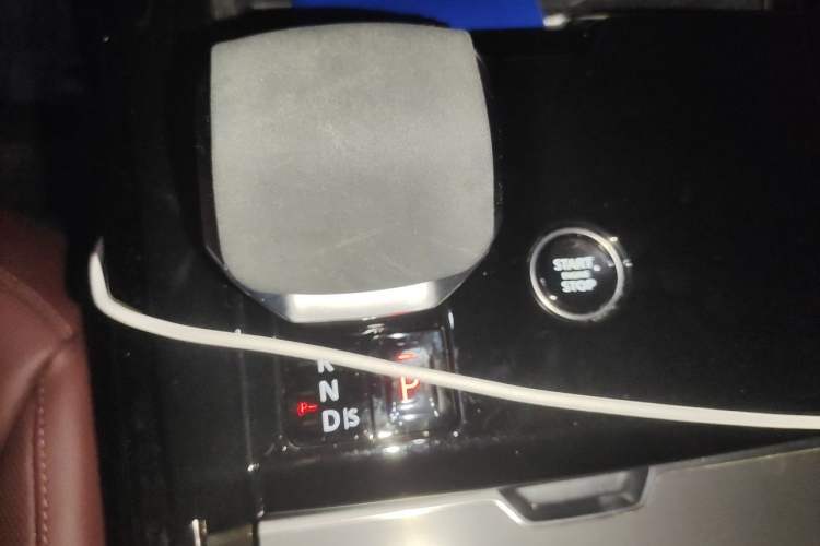 Used Land Rover Range Sport 2024 400PS Dynamic SE Gear Lever