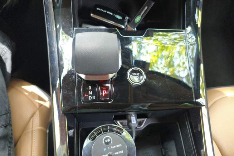 Used Land Rover Range Sport 2024 400PS Dynamic SE Gear Lever