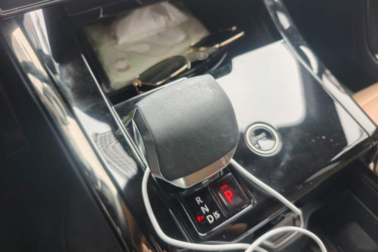 Used Land Rover Range Sport 2024 400PS Dynamic SE Gear Lever