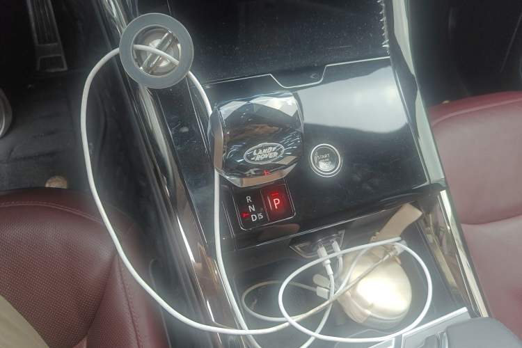 Used Land Rover Range Sport 2024 400PS Dynamic SE Gear Lever