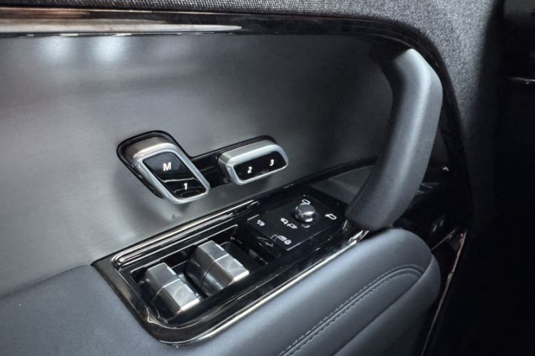 Used Land Rover Range Sport 2024 400PS Dynamic HSE Interior 1