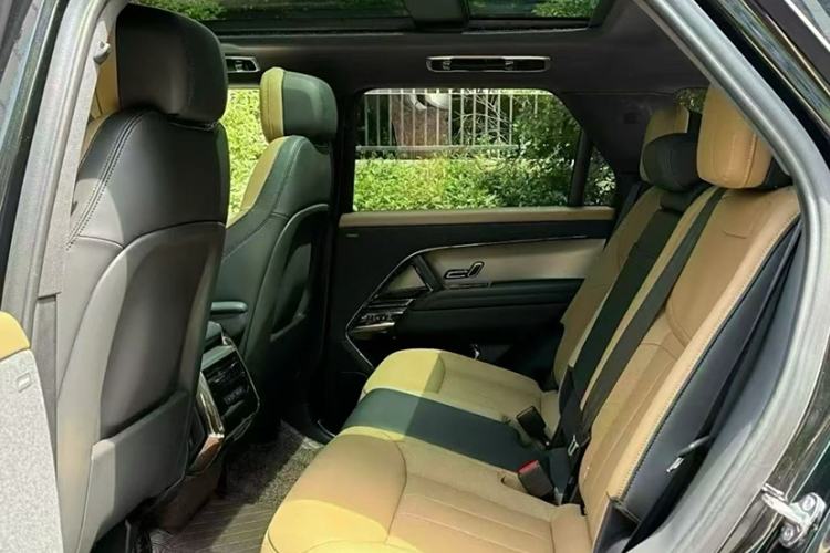 Used Land Rover Range Sport 2024 400PS Dynamic SE Interior 3