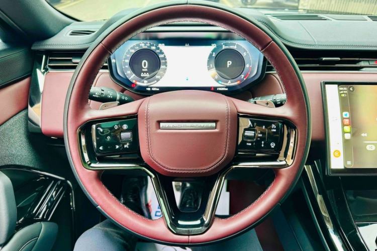 Used Land Rover Range Sport 2024 400PS Dynamic HSE Interior 4