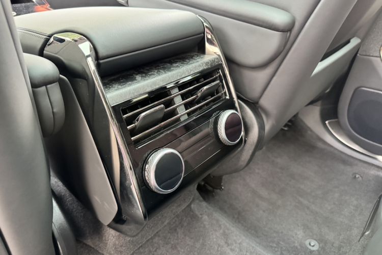 Used Land Rover Range Sport 2024 400PS Flagship Edition Interior 4