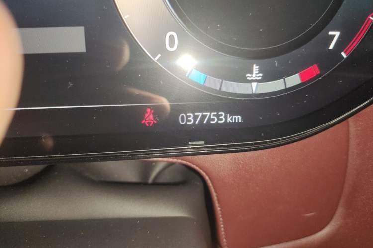 Used Land Rover Range Sport 2024 400PS Dynamic SE Odometer Close Up