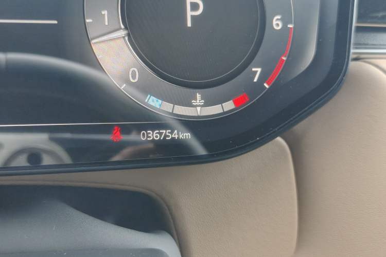 Used Land Rover Range Sport 2024 400PS Dynamic SE Odometer Close Up