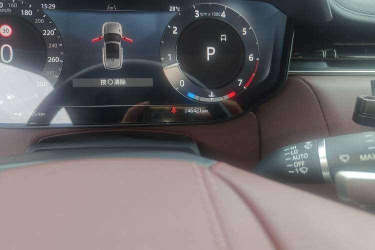 Used Land Rover Range Sport 2024 400PS Dynamic SE Odometer Close Up