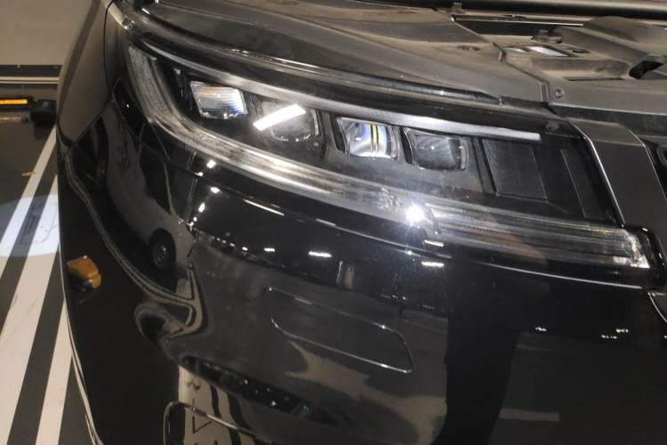 Used Land Rover Range Sport 2024 400PS Dynamic SE Right Front Headlight